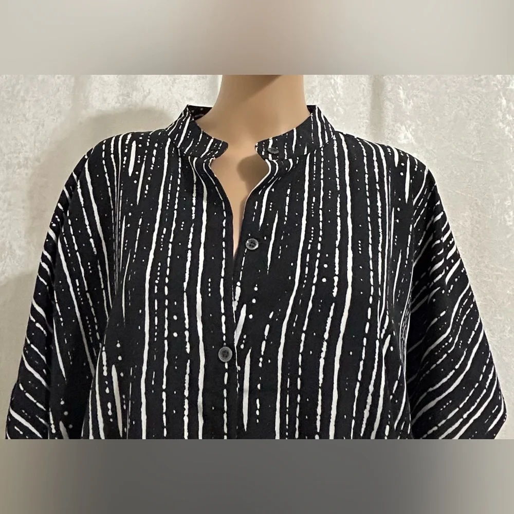 Black and White  Button-down Free Flowing Maxi Dress - Picture 3 of 4